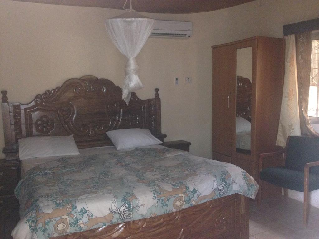Leybato Beach Hotel Fajara Номер фото