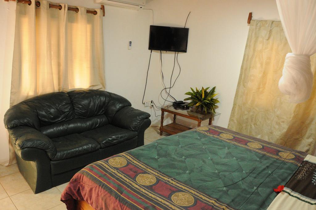 Leybato Beach Hotel Fajara Экстерьер фото